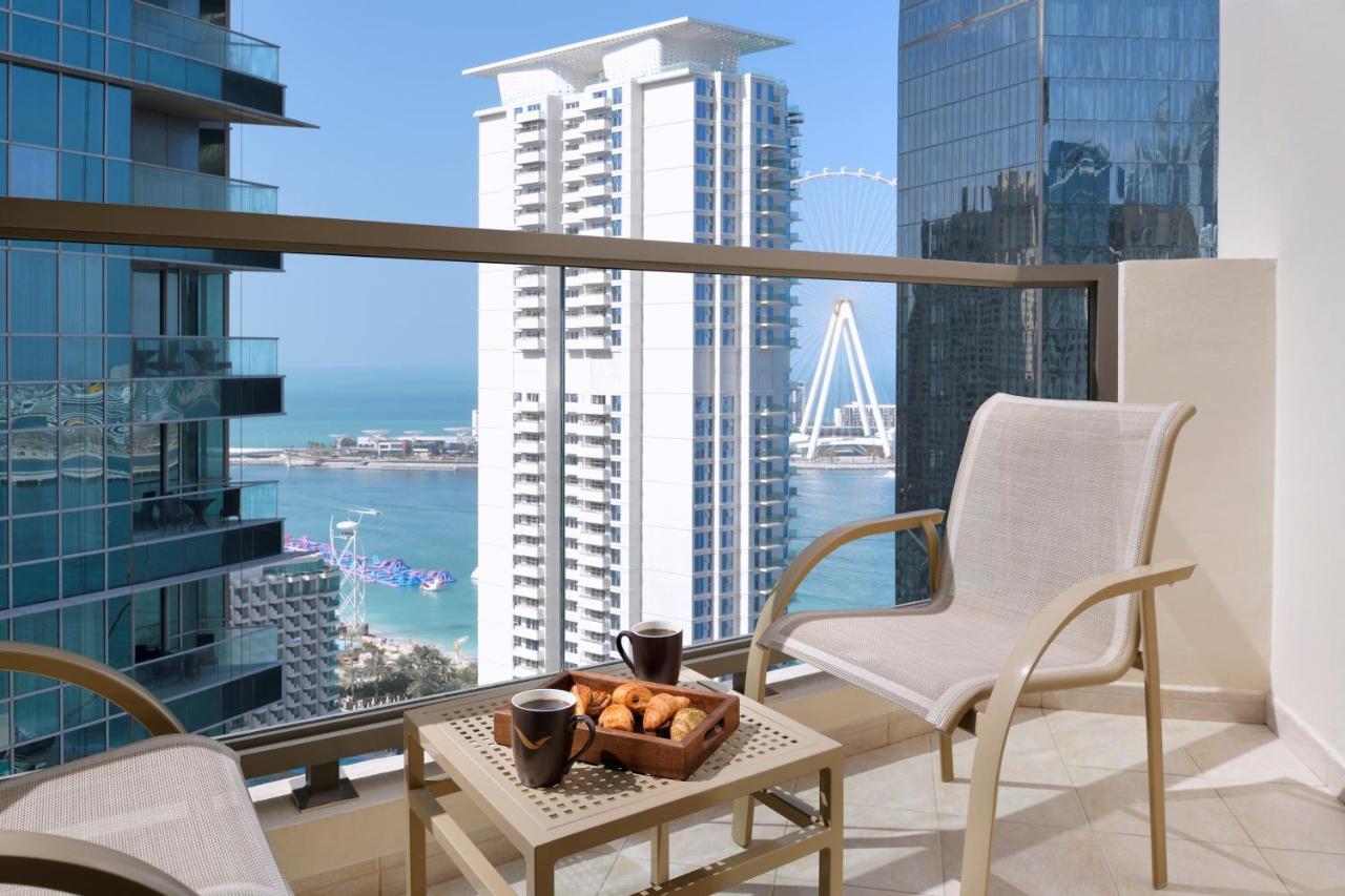Moevenpick Hotel Jumeirah Beach Dubai Esterno foto A balcony