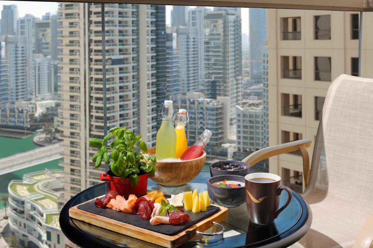 Moevenpick Hotel Jumeirah Beach Dubai Esterno foto A breakfast tray