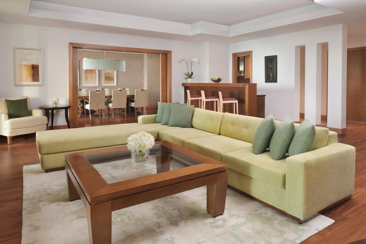 Moevenpick Hotel Jumeirah Beach Dubai Esterno foto A living room