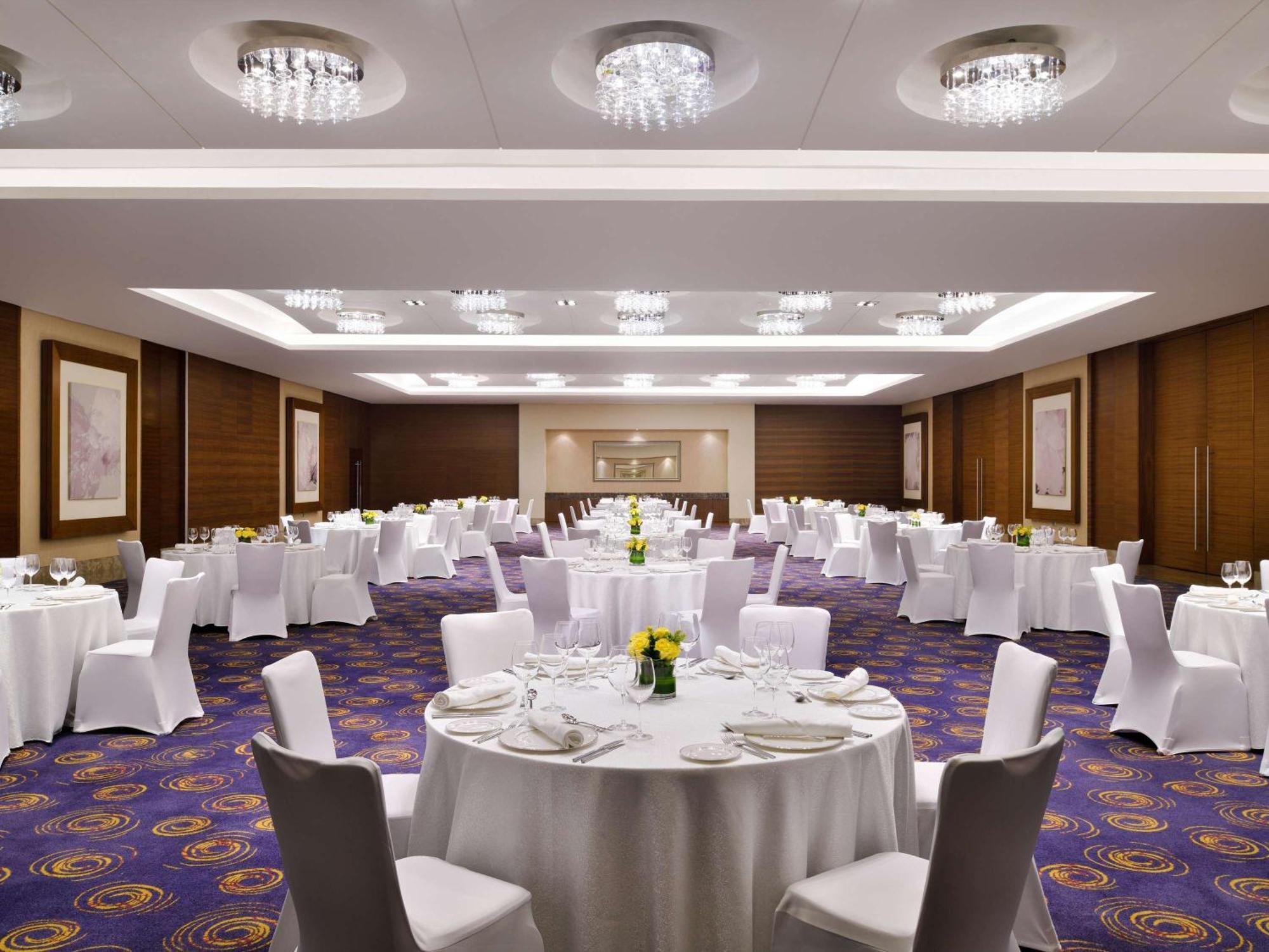 Moevenpick Hotel Jumeirah Beach Dubai Esterno foto The ballroom