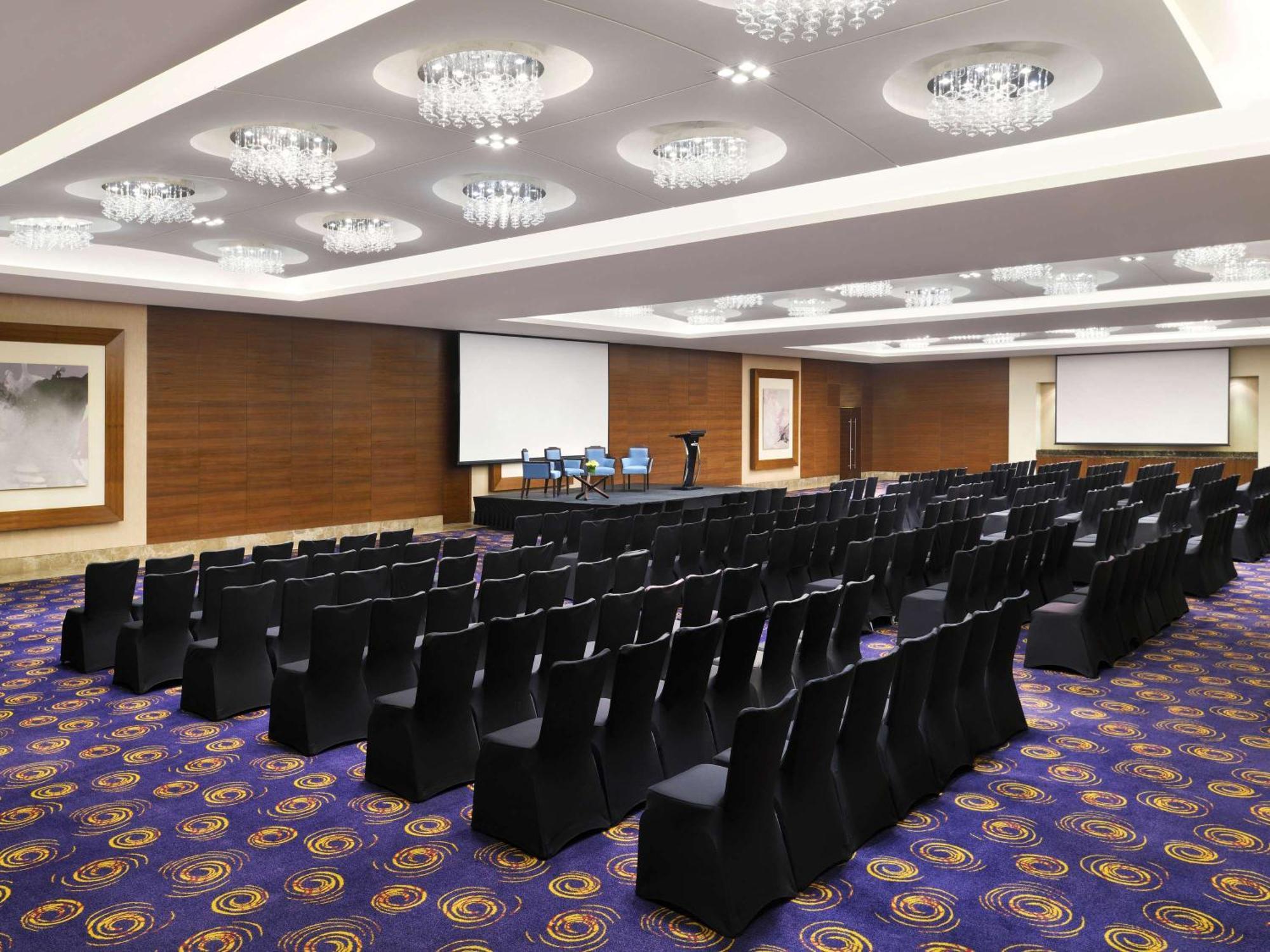 Moevenpick Hotel Jumeirah Beach Dubai Esterno foto The Grand Ballroom