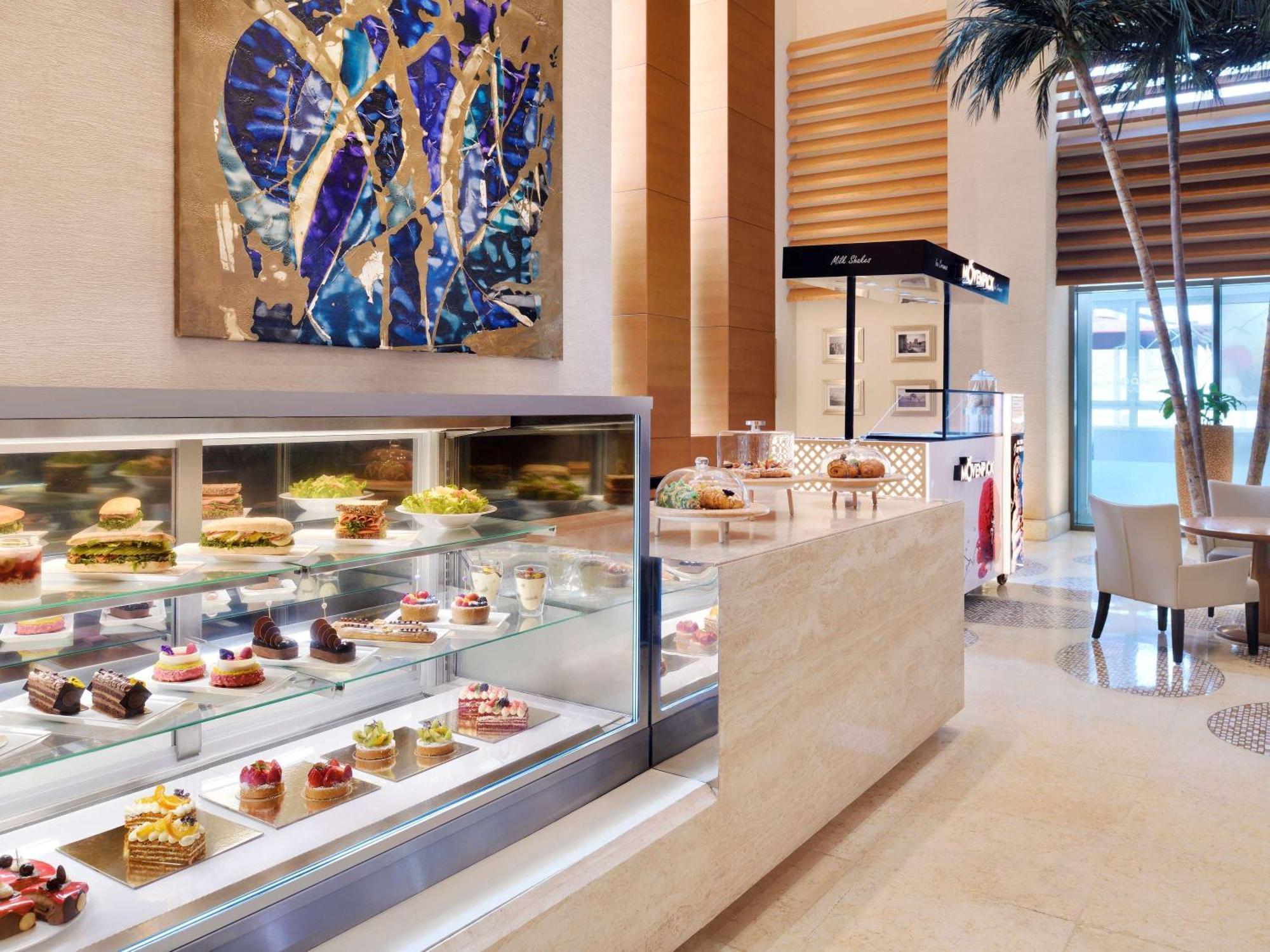 Moevenpick Hotel Jumeirah Beach Dubai Esterno foto The Café