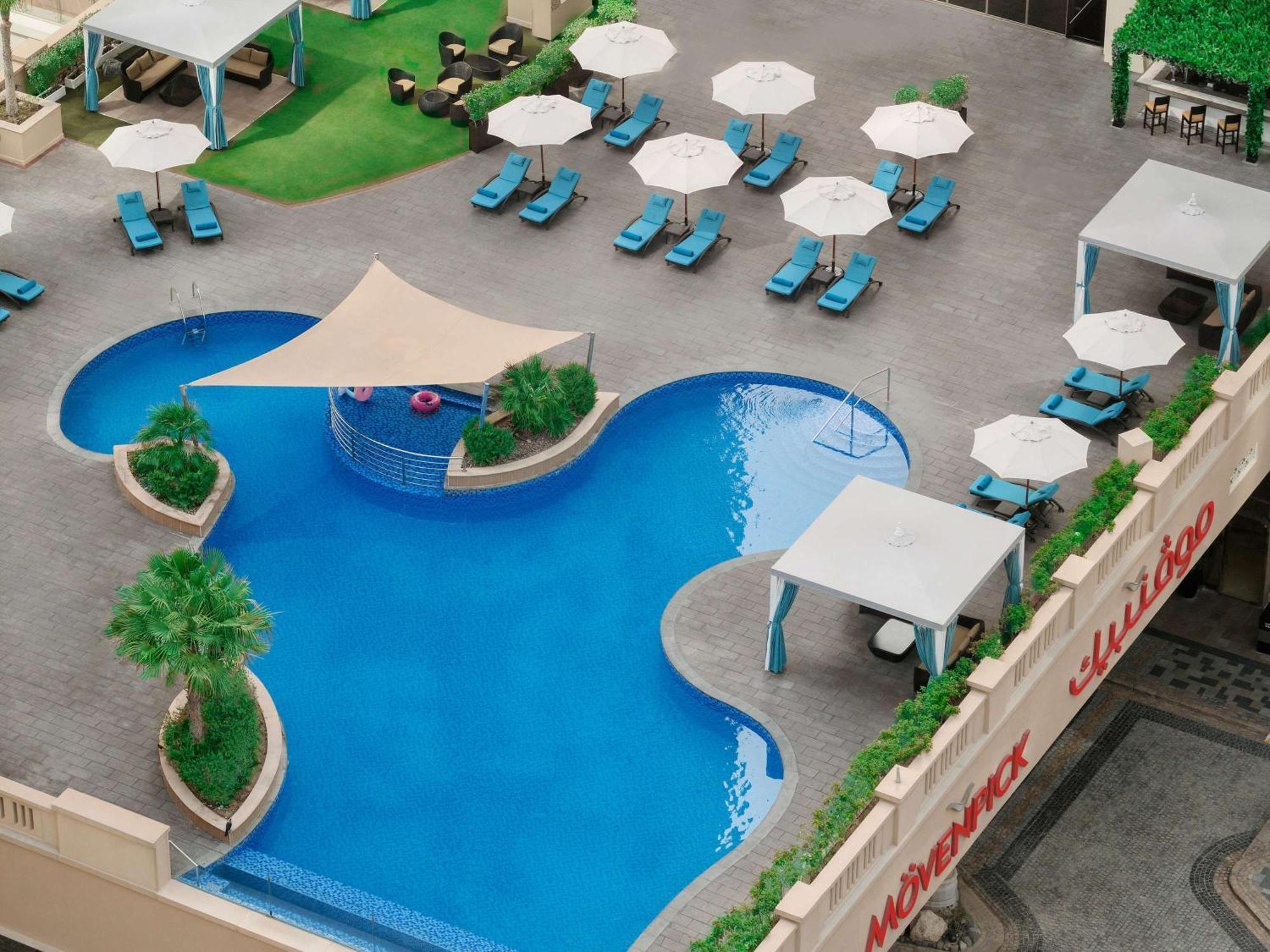 Moevenpick Hotel Jumeirah Beach Dubai Esterno foto The pool at the Crowne Plaza Hotel, Dubai