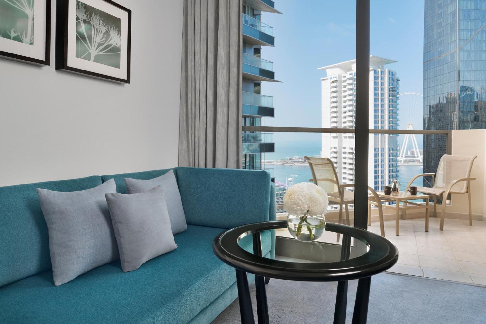 Moevenpick Hotel Jumeirah Beach Dubai Esterno foto A living room at the hotel