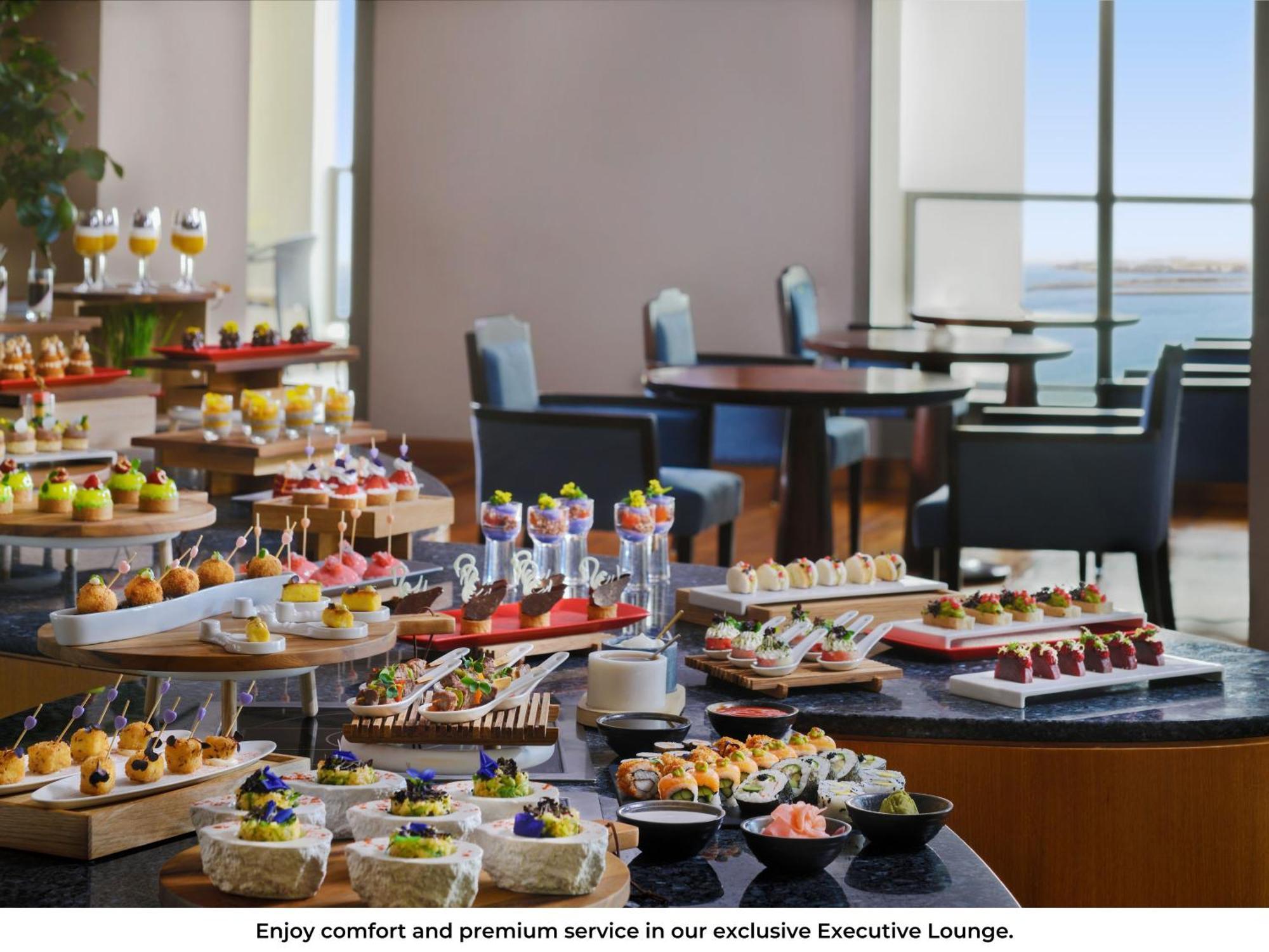Moevenpick Hotel Jumeirah Beach Dubai Esterno foto Executive Lounge at the Grand Hyatt Dubai